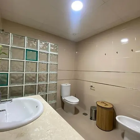 En Complejo Residencial Con Piscina 콘일데라프론테라