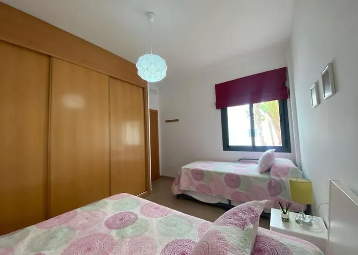 En Complejo Residencial Con Piscina Apartment *